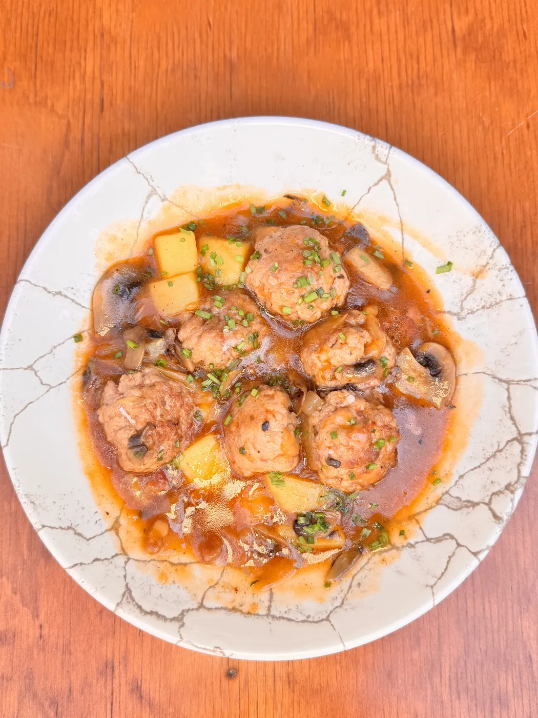 Albóndigas de ternera en salsa de cap i pota